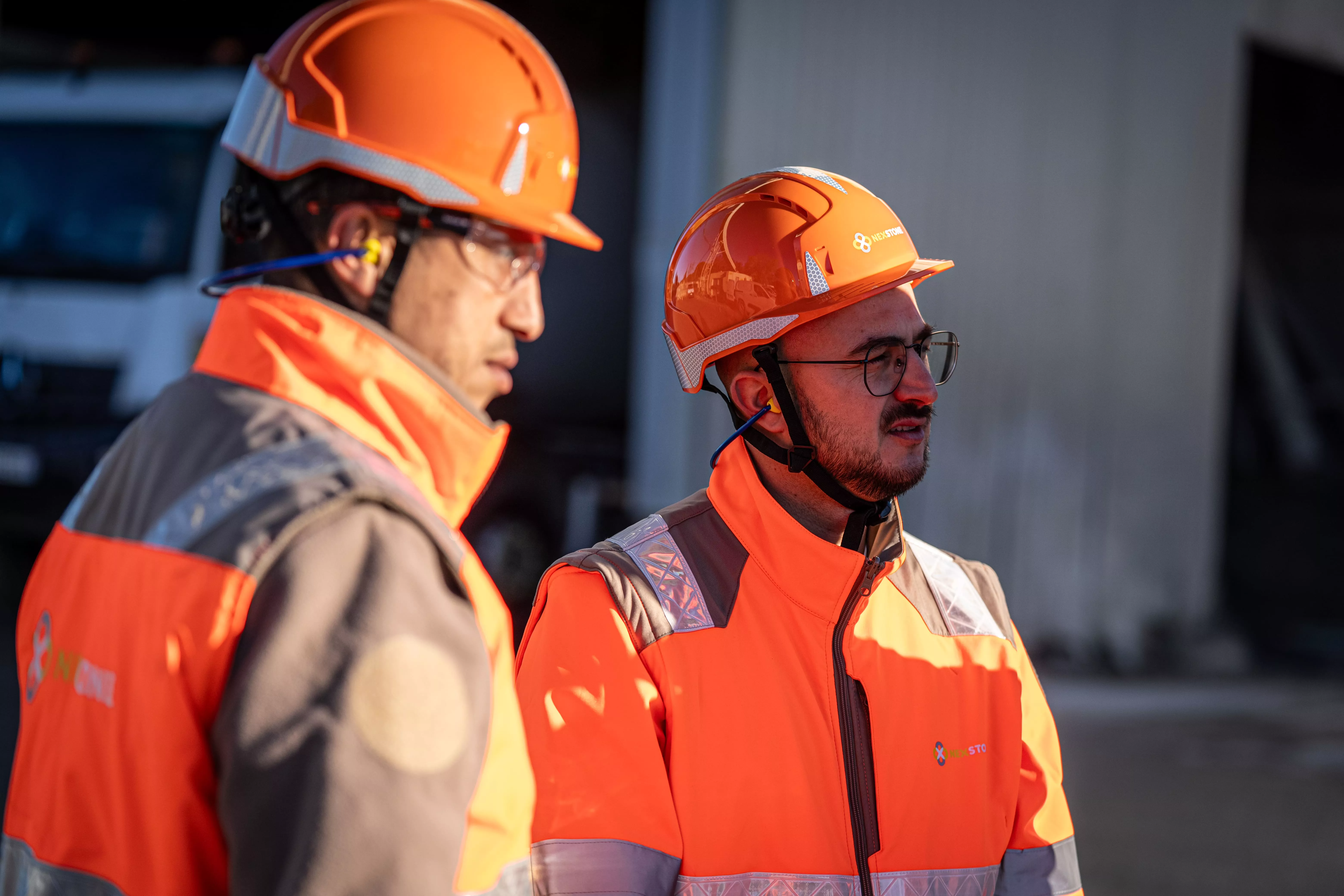Collaborateurs sur centrale à béton